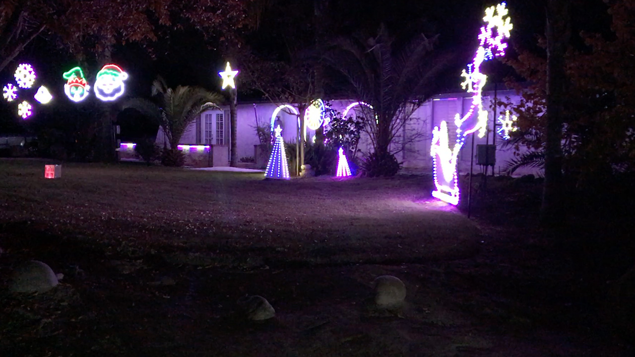 You’ll Want to Pull Over to Watch This Entire Christmas Lights Show in