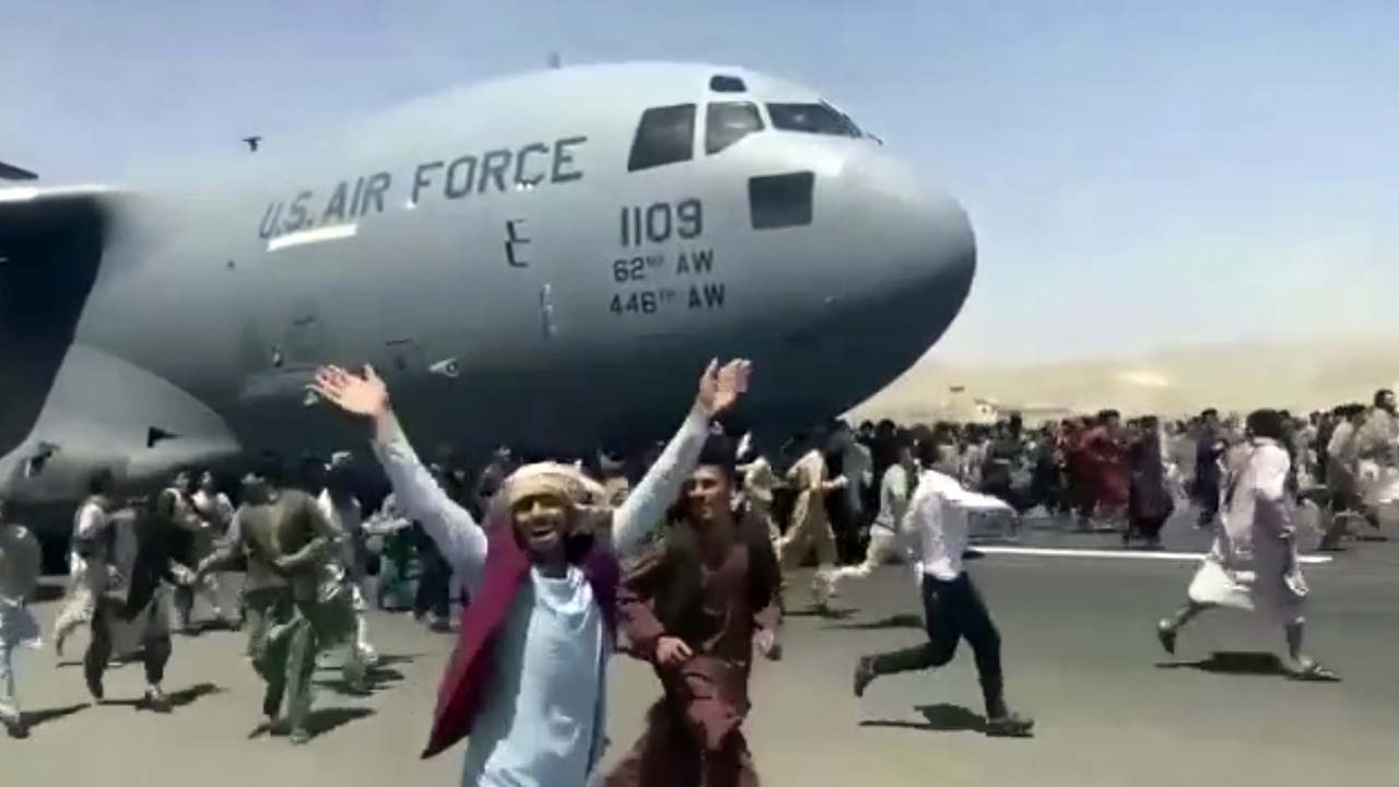 Kabul Airport Plunges Into Chaos as Taliban Patrols ...