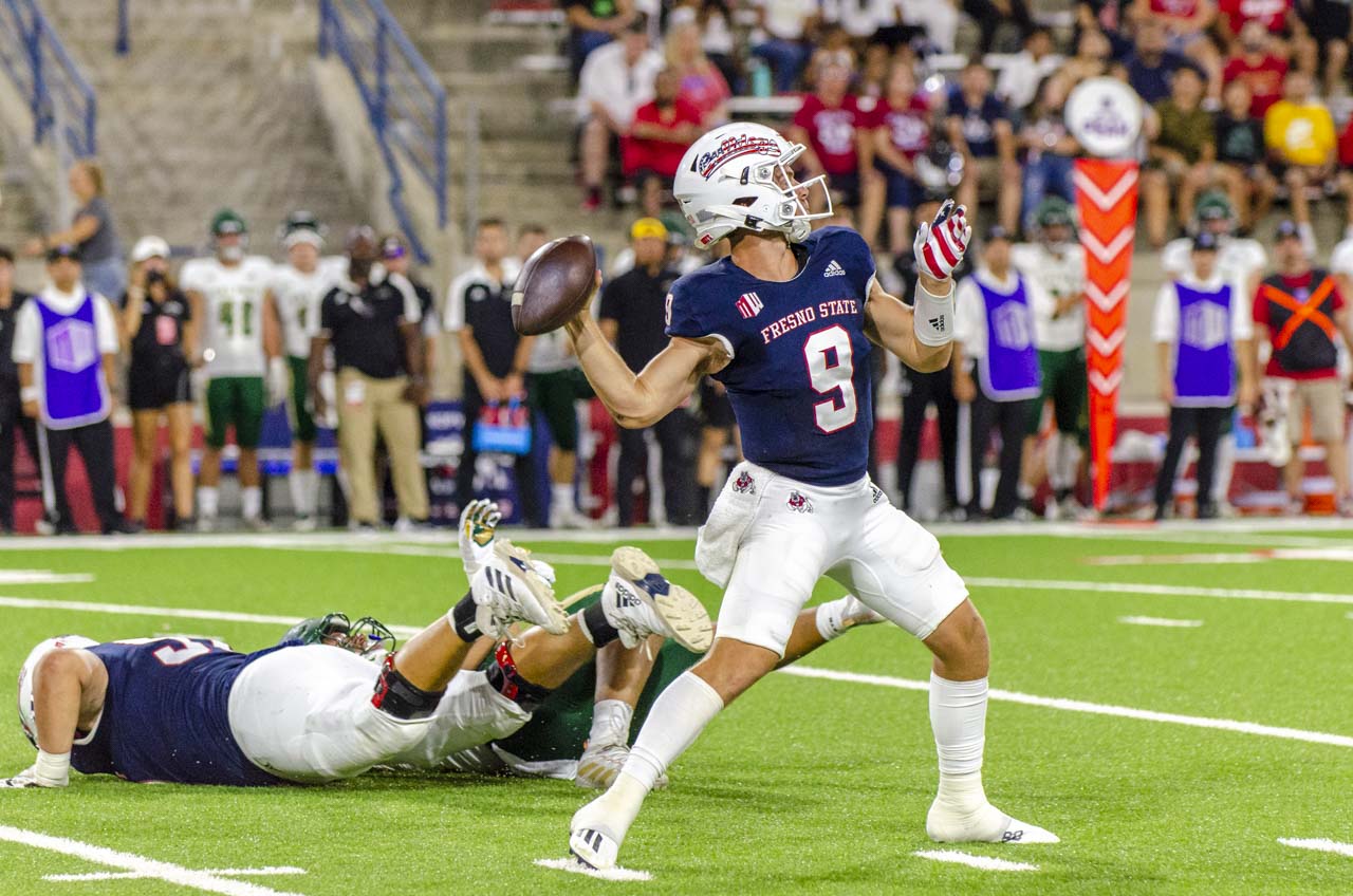 Jake Haener passes for four touchdowns in Fresno State's third straight win