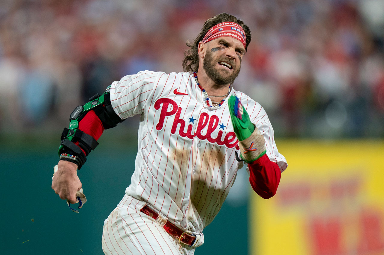 Bryce Harper shines as Phillies aim for second straight World